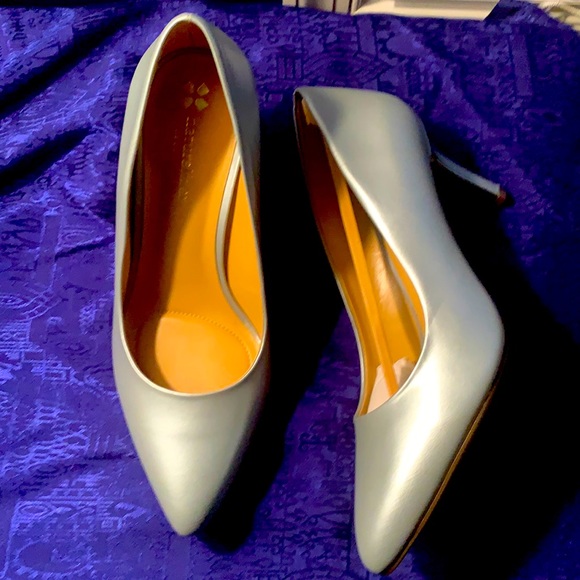 Naturalizer Shoes - Brand New Naturalizer Pumps